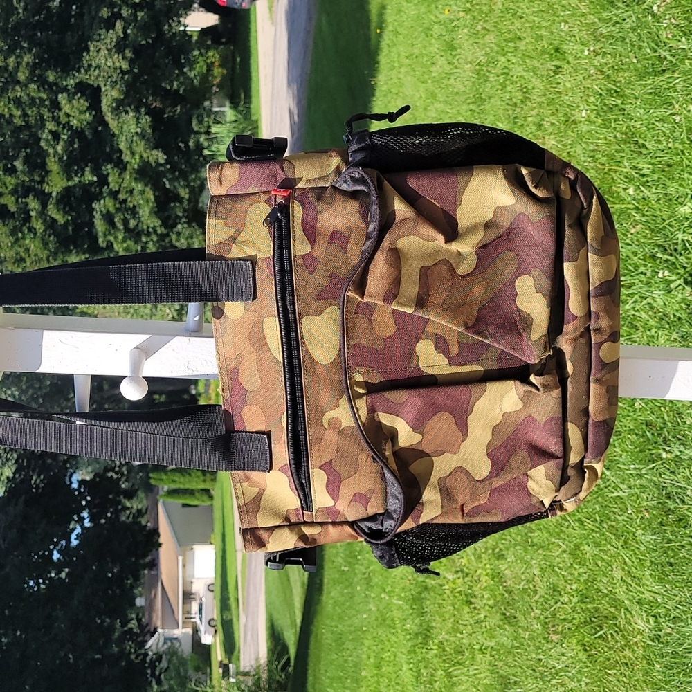 🏆Host Pick! Zippered Camo multi-functional utility duffle shoulder bag